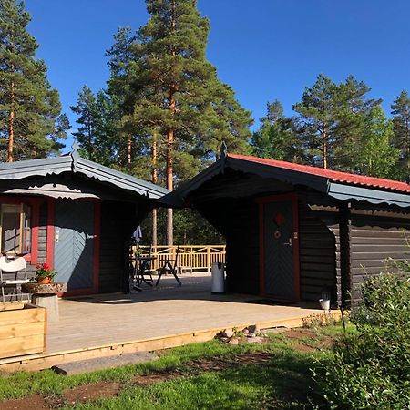 Timber Cottages With Jacuzzi And Sauna Near Lake Vaenern Karlstad Extérieur photo