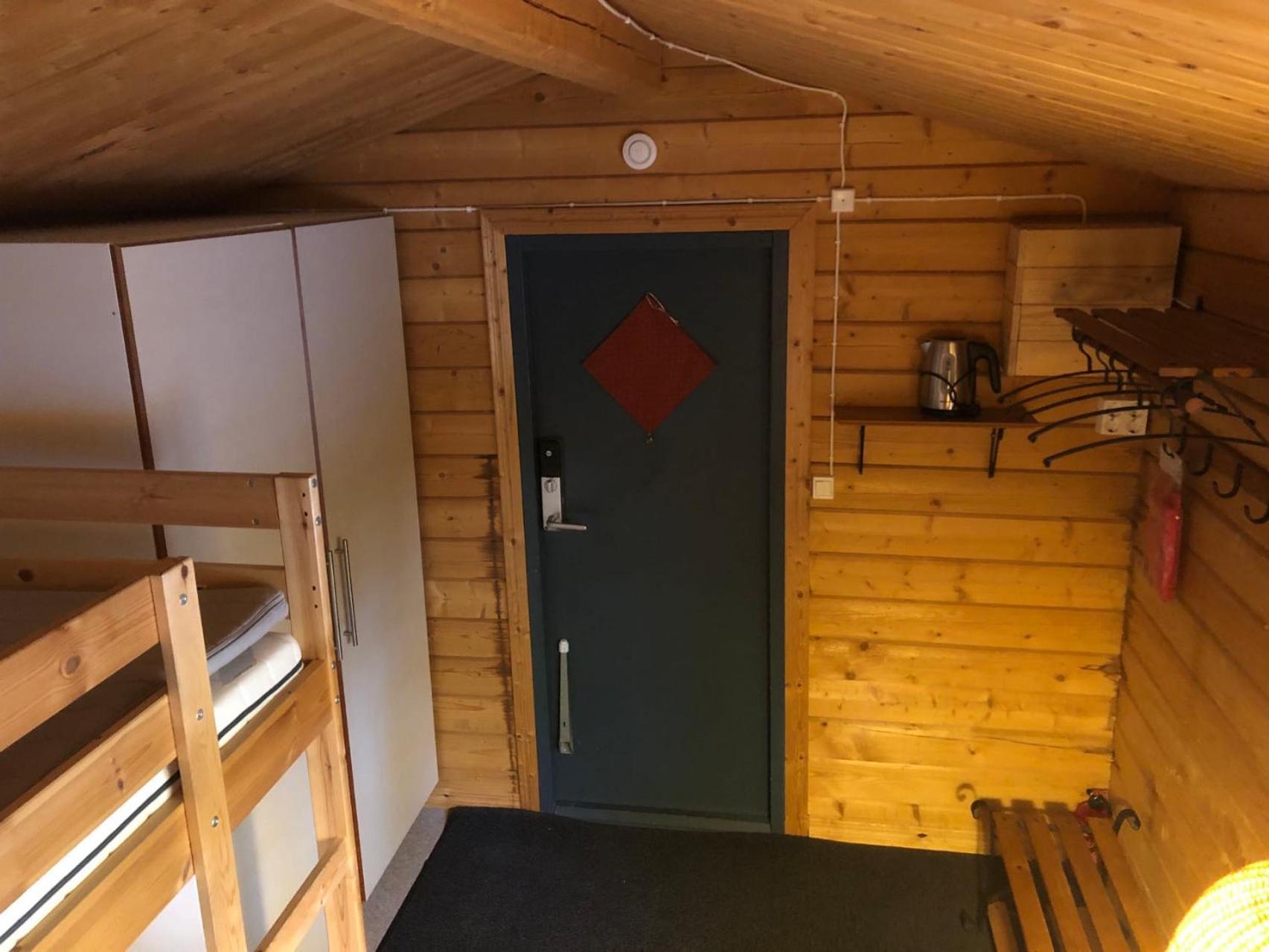 Timber Cottages With Jacuzzi And Sauna Near Lake Vaenern Karlstad Extérieur photo