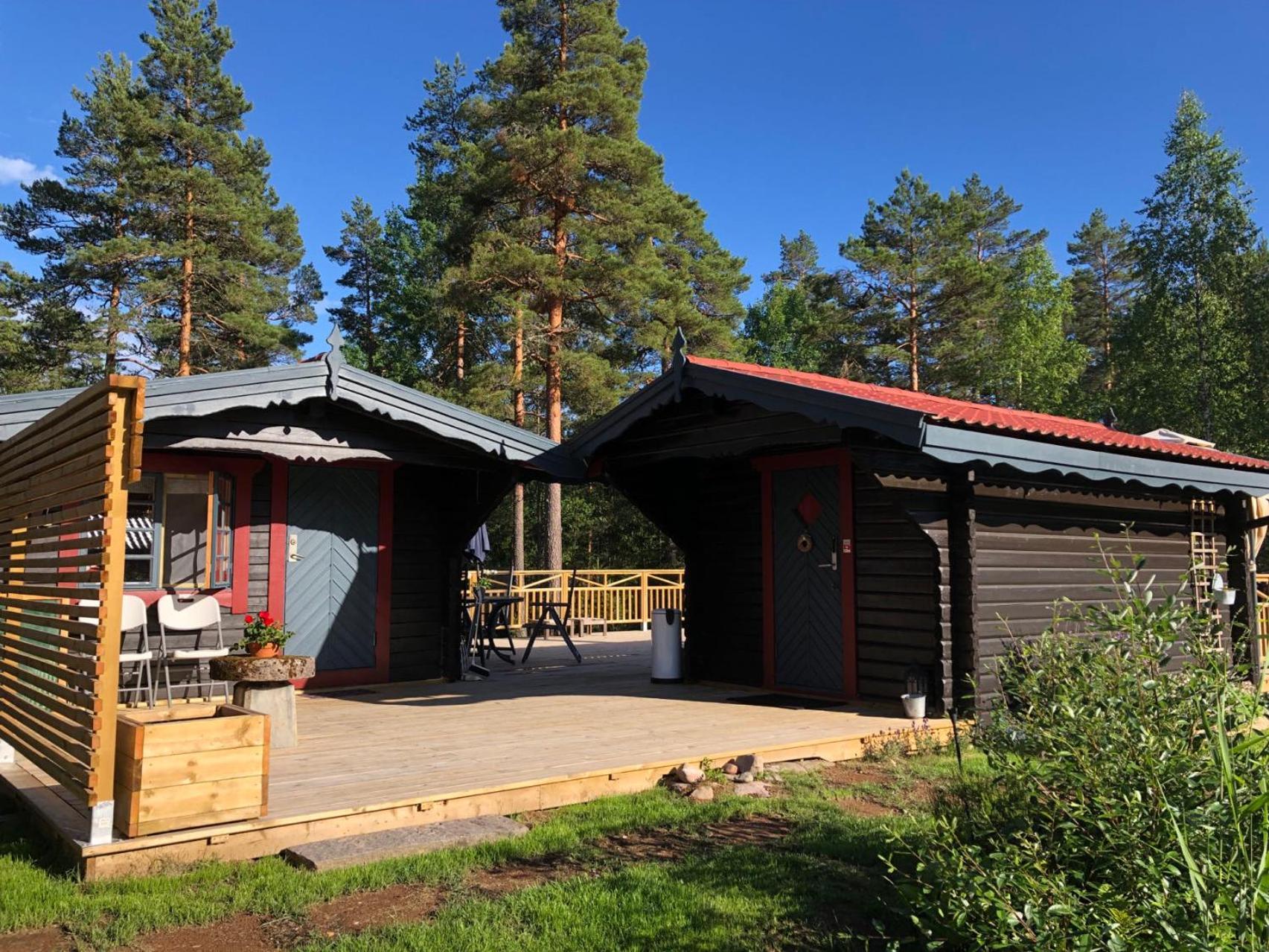 Timber Cottages With Jacuzzi And Sauna Near Lake Vaenern Karlstad Extérieur photo